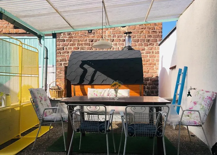 Hencoop 2 Kitchen Bathroom And Optional Sauna 凯撒斯劳滕